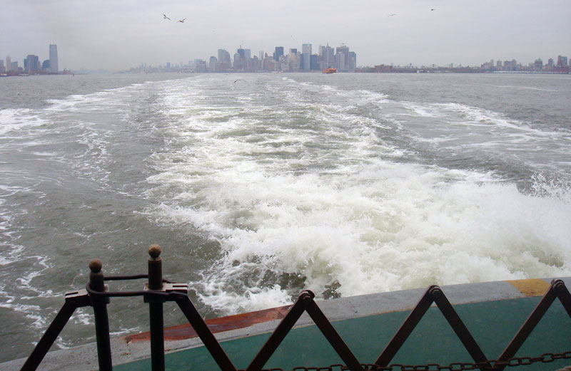 Staten Island Ferry leave Manhattan