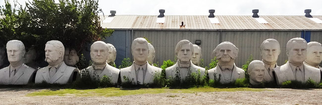 presidential head statues