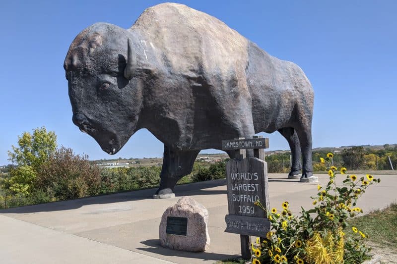 world's largest buffalo monument jamestown nd